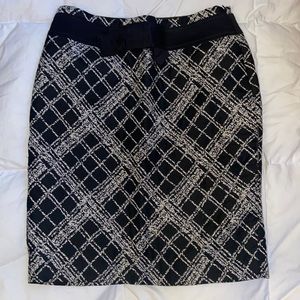 The limited pencil skirt Size 4